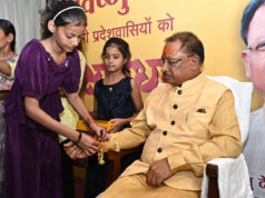 भारत में पहली बार ट्रांसजेंडरों ने मुख्यमंत्री को बांधी राखी