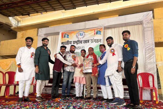 महामाया कॉलेज रतनपुर के छात्र छात्राओं का विदाई एवं होली स्नेह समारोह एनएसयूआई द्वारा किया गया संपन्न