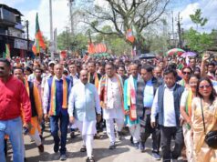 असम के धेमाजी में भाजपा प्रत्याशियों के नामांकन रैली में हजारों की भीड़ के साथ शामिल हुए उप मुख्यमंत्री अरुण साव