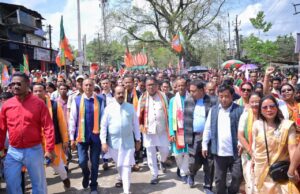 असम के धेमाजी में भाजपा प्रत्याशियों के नामांकन रैली में हजारों की भीड़ के साथ शामिल हुए उप मुख्यमंत्री अरुण साव