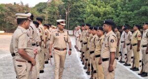 Bilaspur Police Parade News:- कदमताल की गूंज में अनुशासन परेड ग्राउंड में दिखी पुलिसिंग की तैयारी,एसएसपी रजनेश सिंह ने पढ़ाया अनुशासन का पाठ और दिए अहम दिशा-निर्देश