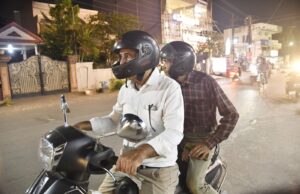 छत्तीसगढ़ में पीछे बैठने वालों के लिए भी हेलमेट अनिवार्य, कड़े प्रवर्तन के निर्देश