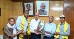 राज्यपाल श्री डेका से अखिल भारतीय गोंड़वाना गोंड़ महासभा के पदाधिकारियों ने की सौजन्य भेंट