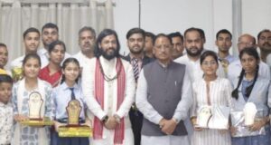 मुख्यमंत्री श्री विष्णुदेव साय ने मेधावी विद्यार्थियों का किया सम्मान