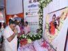पद्मश्री और राज्य अलंकरण से सम्मानित कलाकारों, साहित्यकारों तथा संस्कृति जगत की विभूतियों ने मुक्तकाश मंच से पद्मविभूषण डॉ. तीजन बाई दी भावभीनी श्रद्धांजलि
