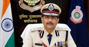 CG Police News:- क्या एक जिले में दो तरह की पुलिस व्यवस्था बेहतर पुलिसिंग दे सकती है? DGP अरुणदेव गौतम की रिपोर्ट के बाद पूरे जिले में कमिश्नरी लागू करने की तैयारी