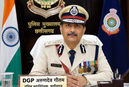 CG Police News:- क्या एक जिले में दो तरह की पुलिस व्यवस्था बेहतर पुलिसिंग दे सकती है? DGP अरुणदेव गौतम की रिपोर्ट के बाद पूरे जिले में कमिश्नरी लागू करने की तैयारी