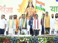 मुख्यमंत्री श्री विष्णु देव साय ने हाथ में तिरंगा थामकर किया भव्य तिरंगा यात्रा का नेतृत्व