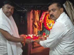 तिरंगा यात्रा के दूसरे दिवस माँ दंतेश्वरी की पूजा-अर्चना कर उप मुख्यमंत्री एवं वन मंत्री ने किया यात्रा का शुभारंभ