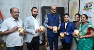 राज्यपाल श्री डेका ने 12 वर्षीय छात्र मास्टर दिव्यांश की पुस्तक ‘थॉट्स अबाउट गॉड‘ का किया विमोचन