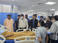 घायल जवानों से मिले वन मंत्री केदार कश्यप, बेहतर उपचार के दिए निर्देश,,अस्पताल पहुंचकर जाना जवानों का हाल, परिजनों को हरसंभव सहयोग का दिलाया भरोसा