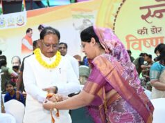 मेरी सगी बहन नहीं… आज माधुरी जी ने वह कमी पूरी कर दी’ : राखी बंधवाकर भावुक हुए मुख्यमंत्री साय,,शहादत के सम्मान से जुड़ी स्नेह की डोर : माधुरी ने बांधी राखी, भावुक हुए ‘विष्णु भैया’