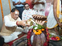 मुख्यमंत्री विष्णुदेव साय ने बाबा कर्मेश्वर का किया रुद्राभिषेक, प्रदेशवासियों की सुख-समृद्धि और खुशहाली की कामना की