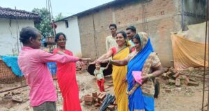 रक्षा सूत्र से बंधा ‘पक्के घर’ का संकल्प