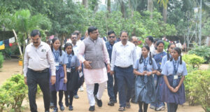 शिक्षा मंत्री श्री गजेंद्र यादव का दंतेवाड़ा दौरा