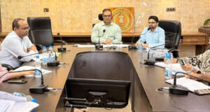 सेवा संकल्प अभियान के प्रभावी क्रियान्वयन के लिए कलेक्टर कुन्दन कुमार ने ली अधिकारियों की बैठक