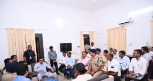 सेवा संकल्प अभियान की तैयारियों को लेकर प्रभारी मंत्री लखनलाल देवांगन ने की समीक्षा