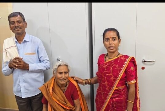 सेवा की कहानी : 81 वर्षीय सोनकुंवर के लिए आसान हुआ बेटे के नाम जमीन का हस्तांतरण