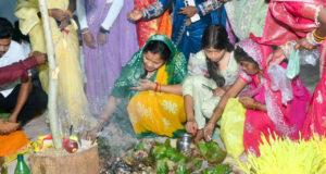 करमा पूजा में शामिल हुईं मंत्री लक्ष्मी राजवाड़े, प्रकृति, संस्कृति और लोकपरंपराओं के संरक्षण का दिया संदेश