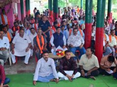 गांव की चौपाल और ‘मन की बात’ : मंत्री दयालदास बघेल ने ग्रामीणजनों के साथ सुना प्रधानमंत्री नरेंद्र मोदी का संदेश