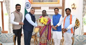 मुख्यमंत्री विष्णु देव साय के निमंत्रण पर राष्ट्रपति ने स्वीकार किया बस्तर दशहरा के मुरिया दरबार में शामिल होने का आमंत्रण