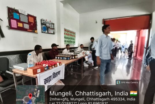 राष्ट्रीय आयुर्वेद दिवस पर सोनकर ग्रुप में स्वास्थ्य परीक्षण एवं योग शिविर