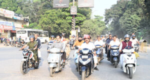 उप मुख्यमंत्री अरुण साव निकले स्कूटी पर, शहर भ्रमण कर सफाई और निर्माण कार्यों का किया निरीक्षण