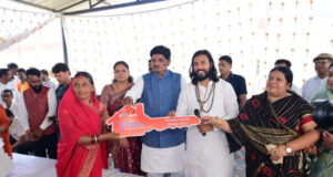सेवा संकल्प अभियान : बंगोली में जनचौपाल लगाकर मंत्री गुरु खुशवंत साहेब ने सुनीं ग्रामीणों की समस्याएं