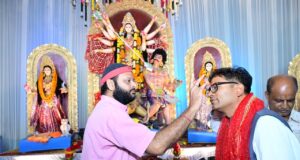 महानवमी पर वित्त मंत्री श्री ओ.पी. चौधरी ने रायगढ़ के विभिन्न दुर्गा पूजा पंडालों में की माँ दुर्गा की पूजा-अर्चना