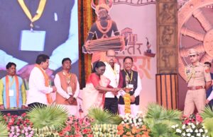 राष्ट्रपति श्रीमती द्रौपदी मुर्मु ने बस्तर दशहरा की अनूठी परंपराओं और जनजातीय संस्कृति की सराहना की